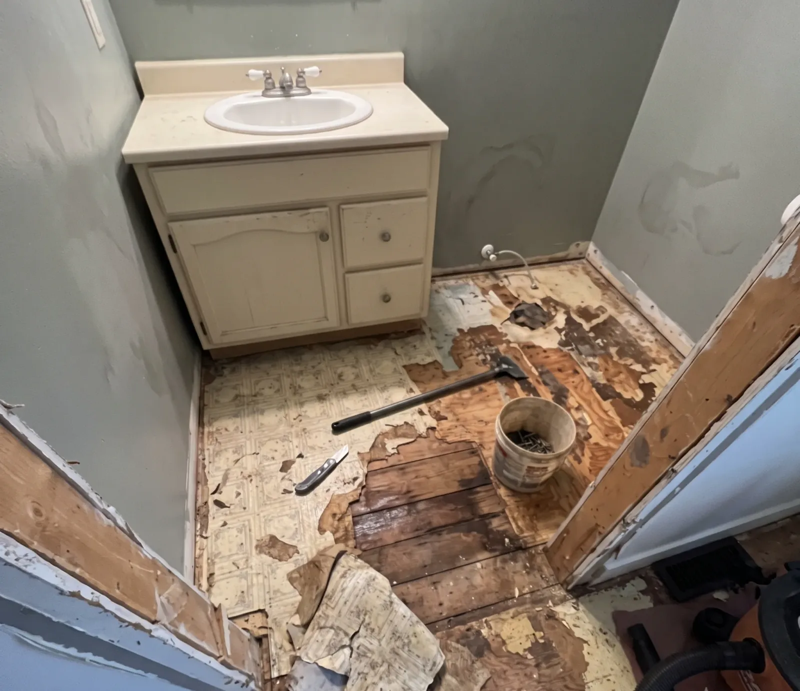 Subfloor Water Extraction in Concord, NC